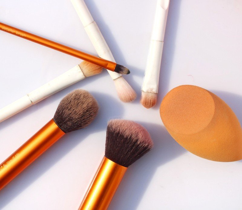 Makeup tools declutter