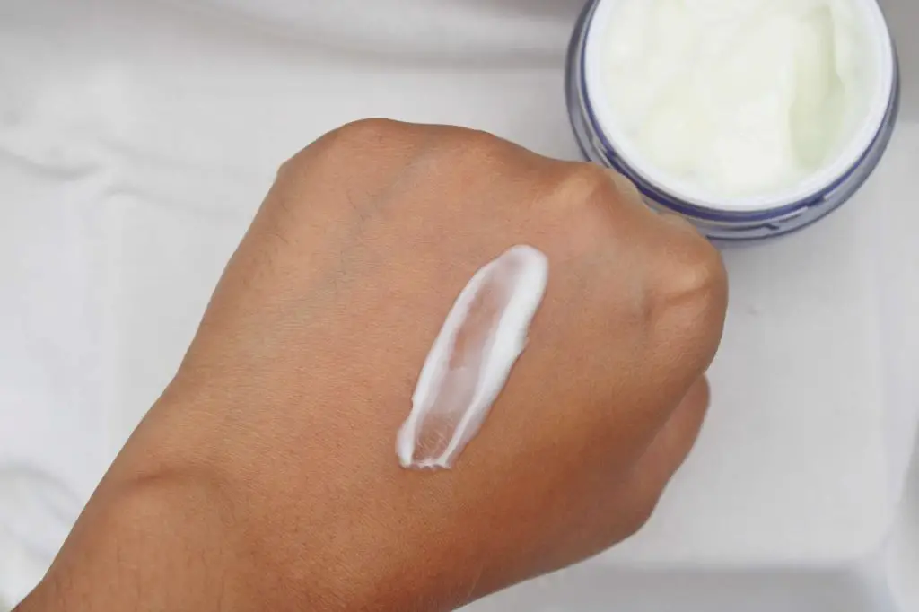 Olay Retinol 24 Cream Texture